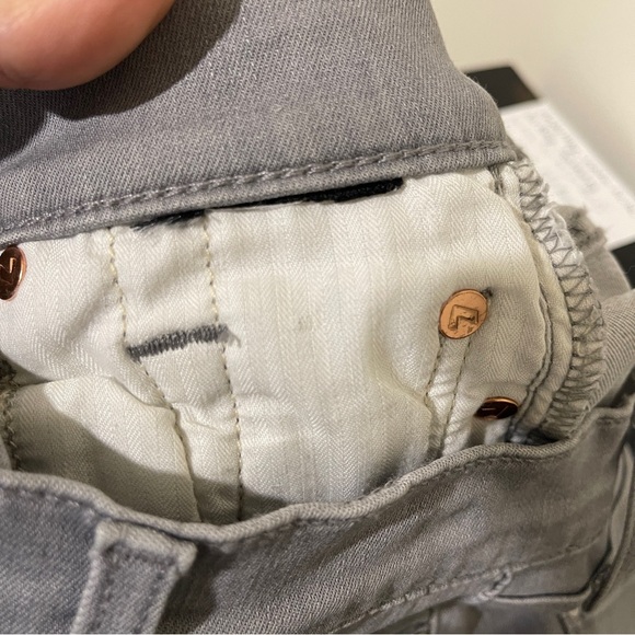 7 For All Mankind Light Grey Skinny Jeans - Picture 4 of 10